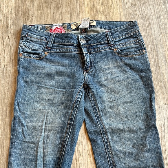Freestyle Revolution rose embroidered jeans - Picture 2 of 6